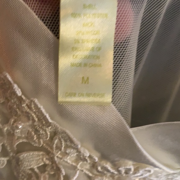 Flora Nikrose beautiful long satin gown M - Picture 5 of 7